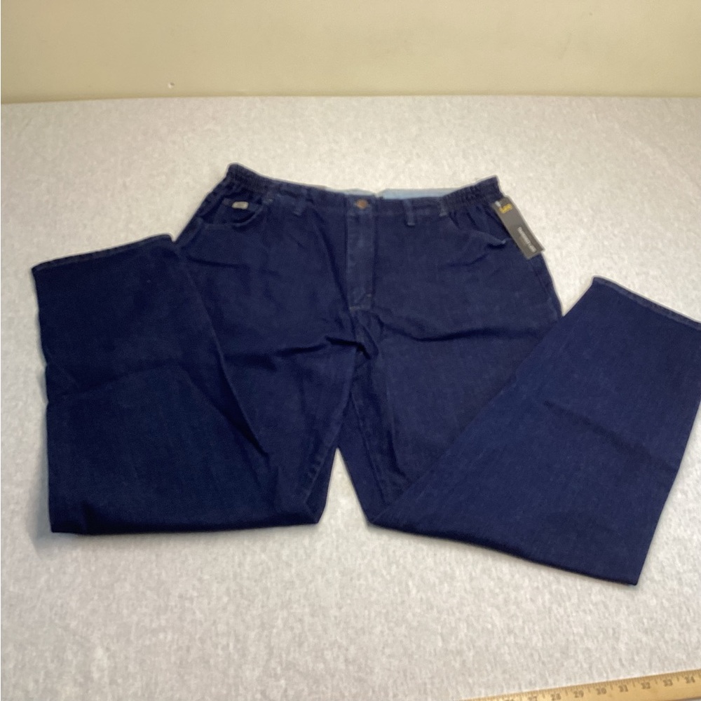 LEE RELAXED FIT TAPERED LEG WOMEN’S MID RISE JEANS SIZE: 18 M COLOR: DARK INDIGO